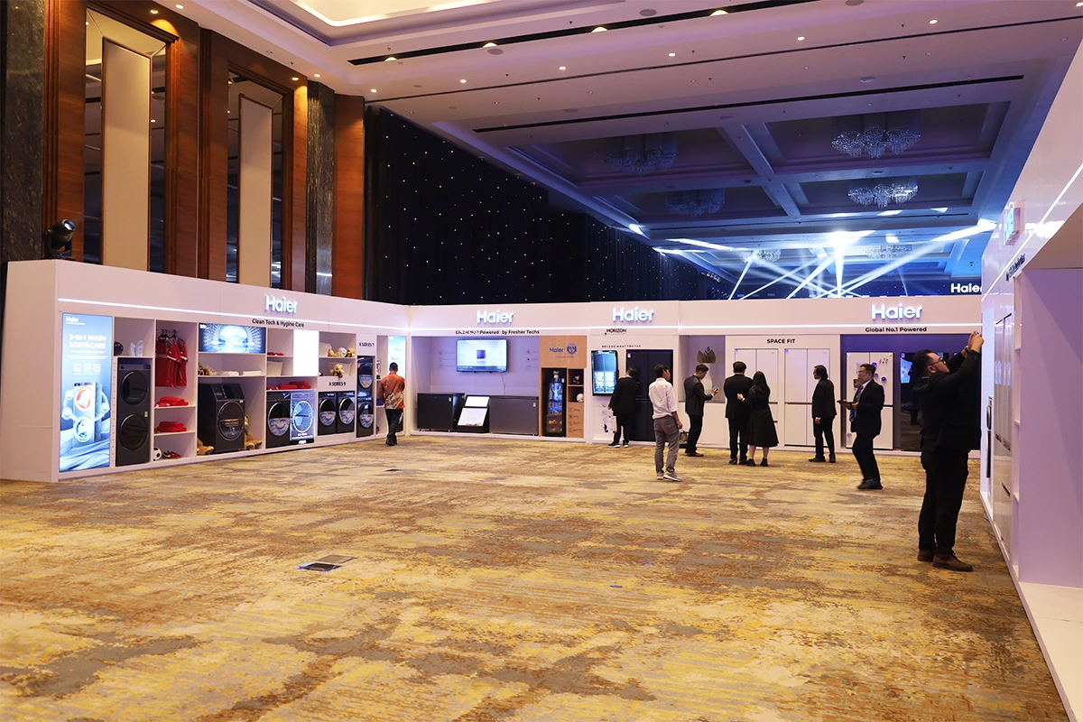 event instalasi aqua electronics dengan tempat display produk yang dibuat oleh pt ceres display art indonesia