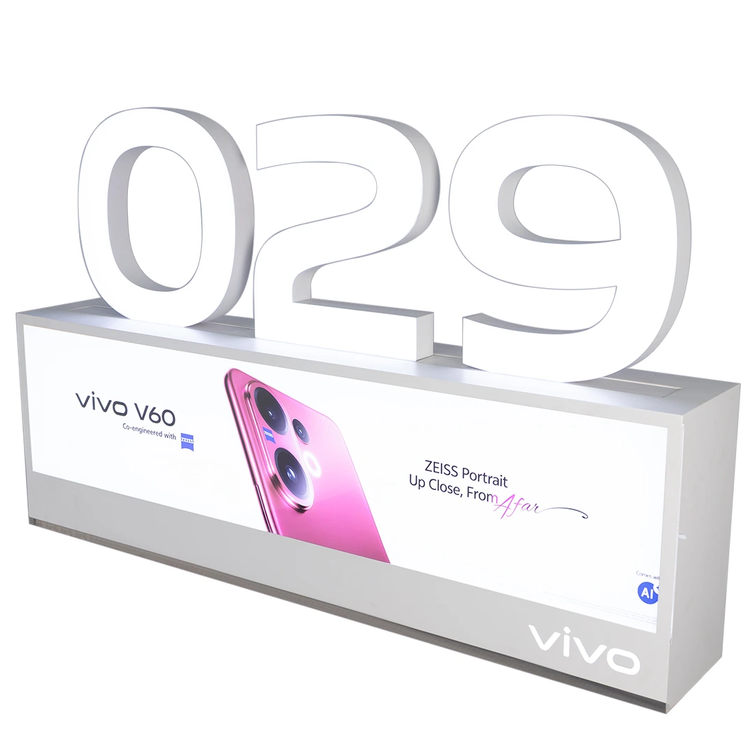 Neon box huruf timbul acrylic letter custom dengan tampilan elegan untuk retail branding