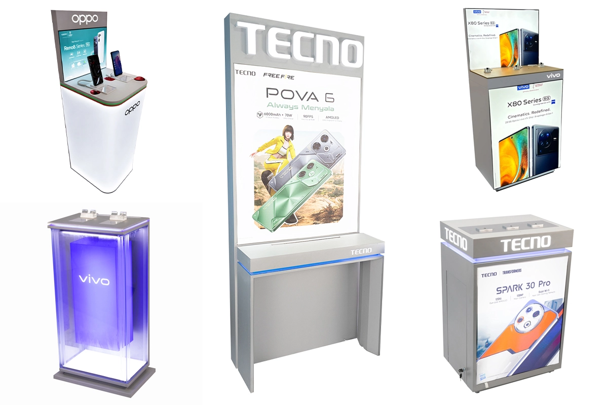 Electronic product demonstration display allowing customers to experience product features firsthand