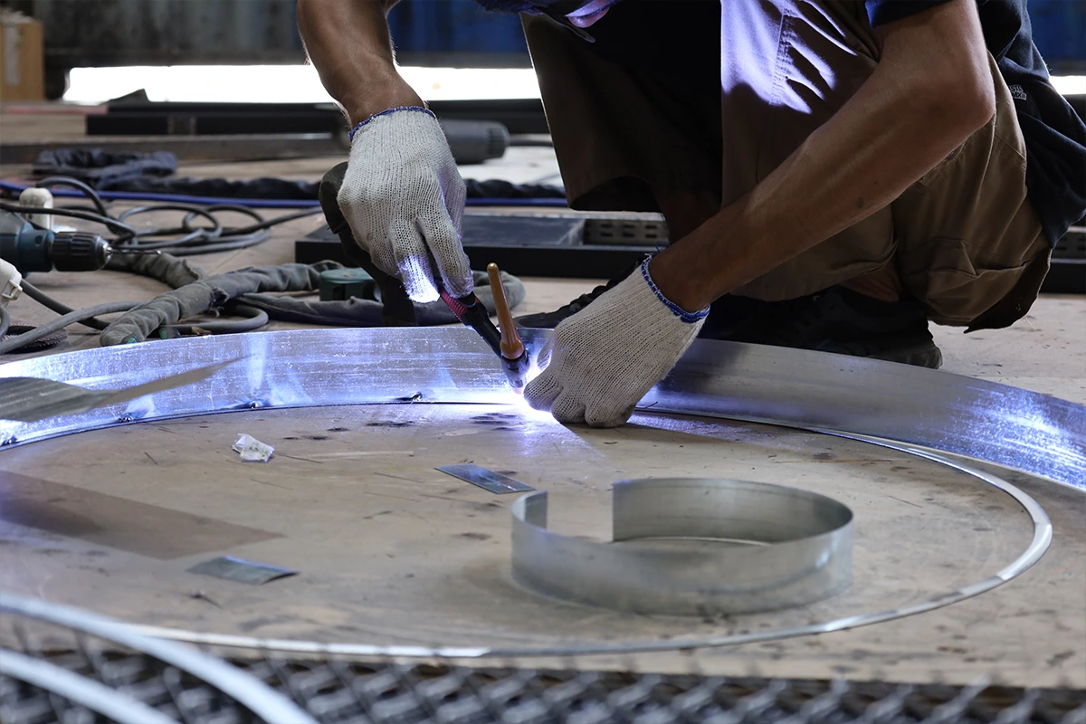 Harga pembuatan neon box custom dipengaruhi oleh proses fabrikasi dan produksi neon box custom
