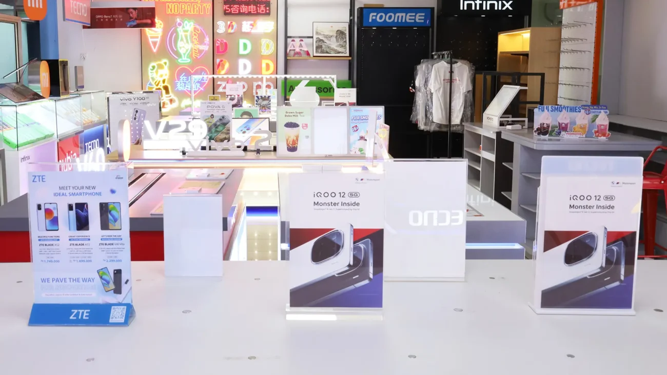 vendor pabrik produksi display akrilik toko produk brosur promosi custom untuk brand bisnis retail Ceres Display Art Indonesia