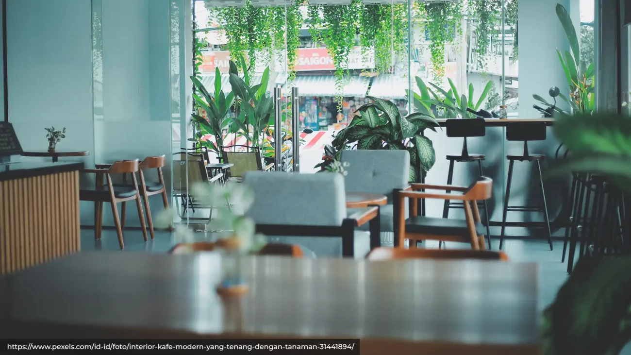 Pabrik produsen pembuatan furniture retail toko, meja kasir, bangku cafe, dan meja restoran custom Ceres Display Art Indonesia