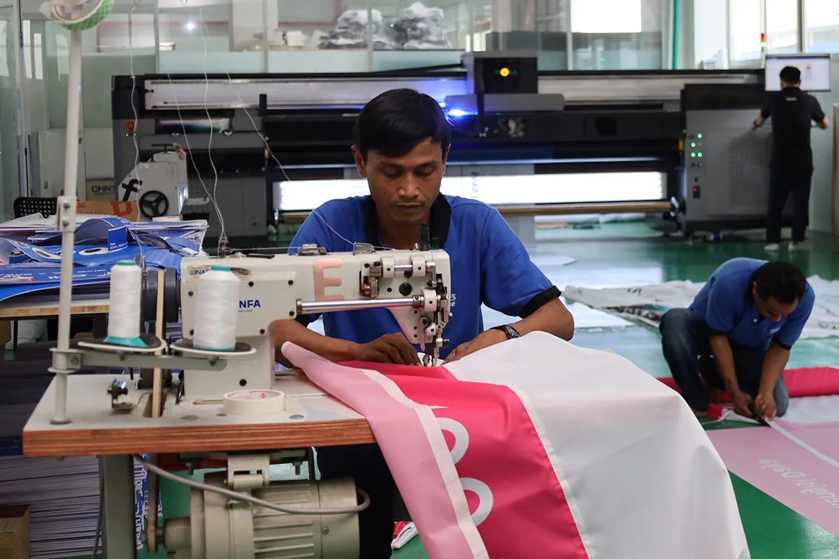 pabrik vendor jasa produksi clothing garment untuk pakaian seragam kerja pabrik dan baju sales promosi SPG produk custom Ceres Display Art Indonesia